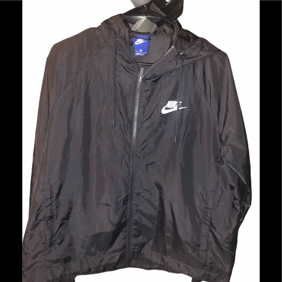 Nike Other - Men’s NIKE small windbreaker jacket like new